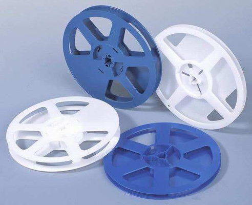 - プラスチックケーブルロール 操作し,保存しやすい 組み込みハンドルとオプションの車輪キット
