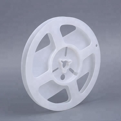 - プラスチックケーブルロール 操作し,保存しやすい 組み込みハンドルとオプションの車輪キット
