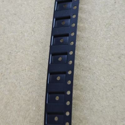 4mm ピッチ SMD ダイヤモンド・エムボッシング・パターンとUV抵抗性のあるエムボスドキャリアテープ