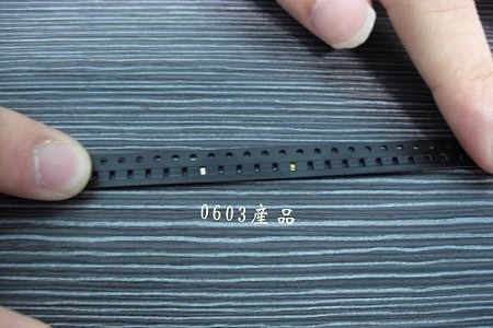 10E5 12mmの力のリレー ポケット テープのための24mm浮彫りにされたキャリアのテープ リール