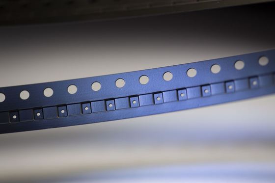 黒色透明な伝導性帯カバー,恒久的なESDセーフ,SMD/SMTコンポーネントパッケージ用